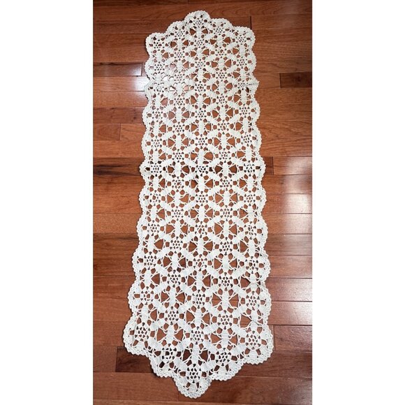 Hand-Crocheted Ivory Runner Rectangular Lace Floral Design 46"x14" Intricate Pat - Picture 1 of 10